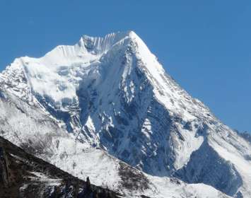 Pisang Peak Climbing